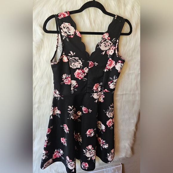 Forever 21 Floral Sleeveless Fit and Flare Skater Dress - Picture 2 of 6